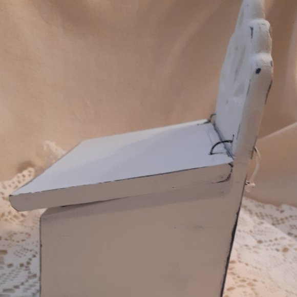 FARMHOUSE SALT BOX (Handcrafted) - Picture 3 of 5